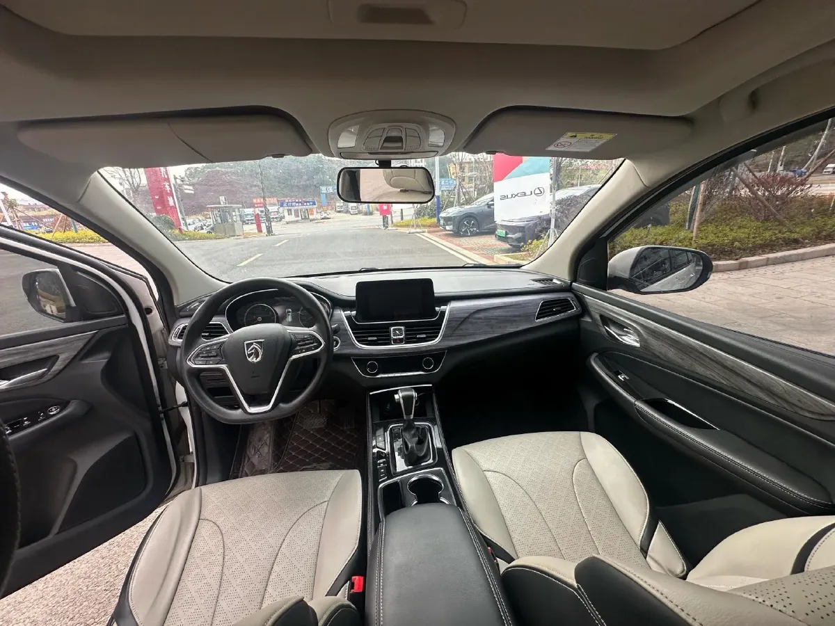 2019 BaoJun 730 1.5T 147HP L4 CVT,autocango,china used car exporter,china ev exporter,chinese used car exporter,chinese used ev exporter