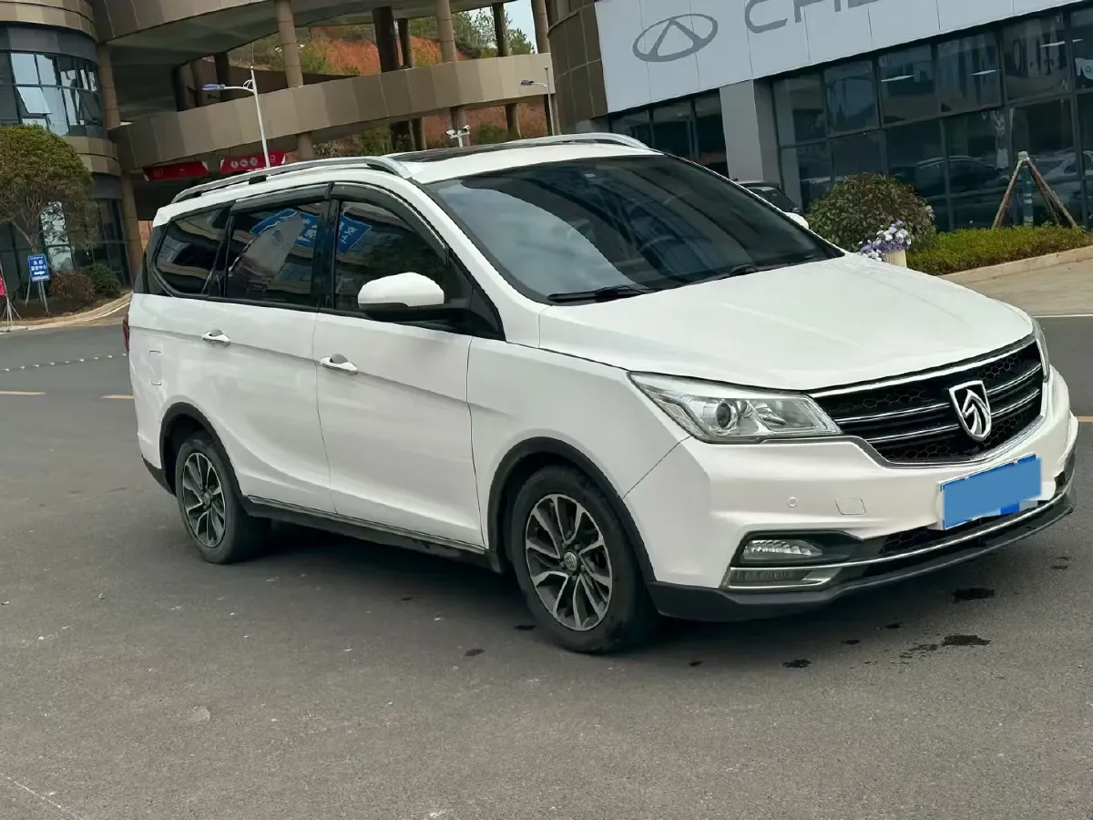 2019 BaoJun 730 1.5T 147HP L4 CVT,autocango,china used car exporter,china ev exporter,chinese used car exporter,chinese used ev exporter
