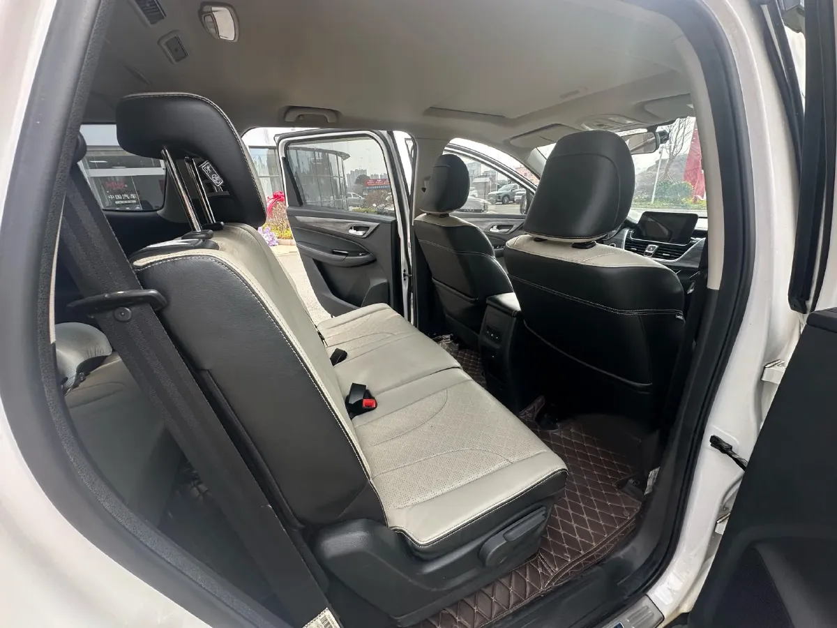 2019 BaoJun 730 1.5T 147HP L4 CVT,autocango,china used car exporter,china ev exporter,chinese used car exporter,chinese used ev exporter