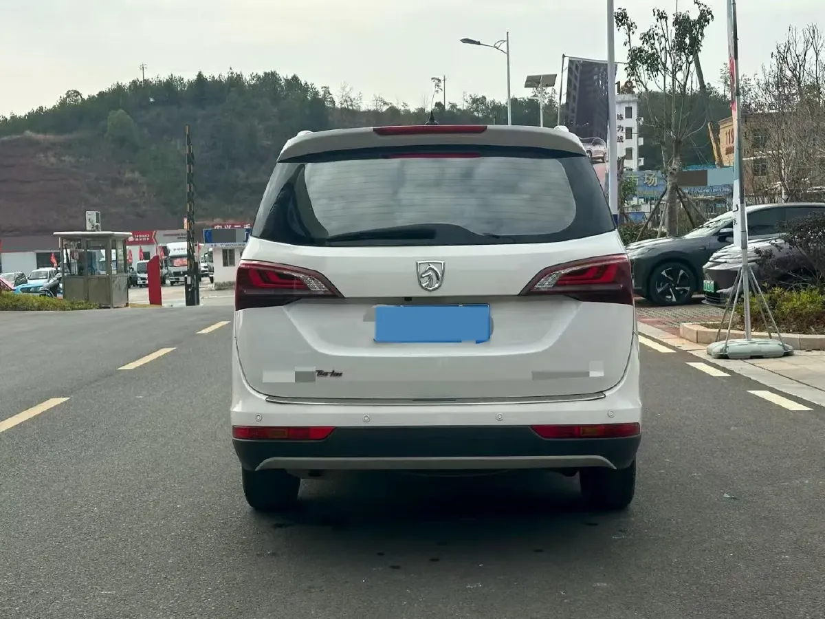 2019 BaoJun 730 1.5T 147HP L4 CVT,autocango,china used car exporter,china ev exporter,chinese used car exporter,chinese used ev exporter