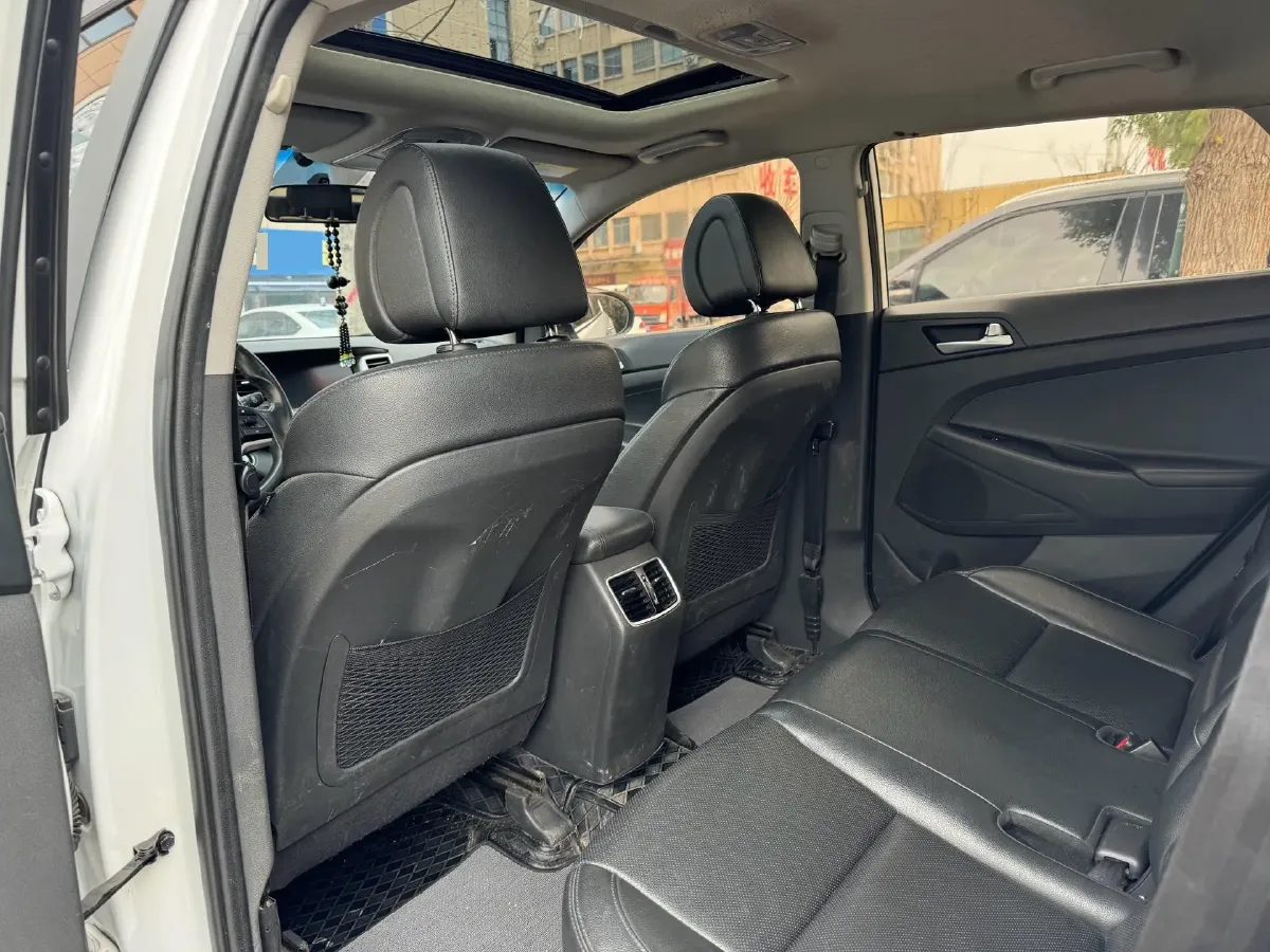 2015 Hyundai Tucson 1.6T 177HP L4 7DCT,autocango,china used car exporter,china ev exporter,chinese used car exporter,chinese used ev exporter