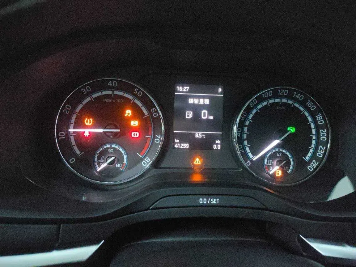 2021 Skoda Karoq 1.4T 150HP L4 7DCT,autocango,china used car exporter,china ev exporter,chinese used car exporter,chinese used ev exporter