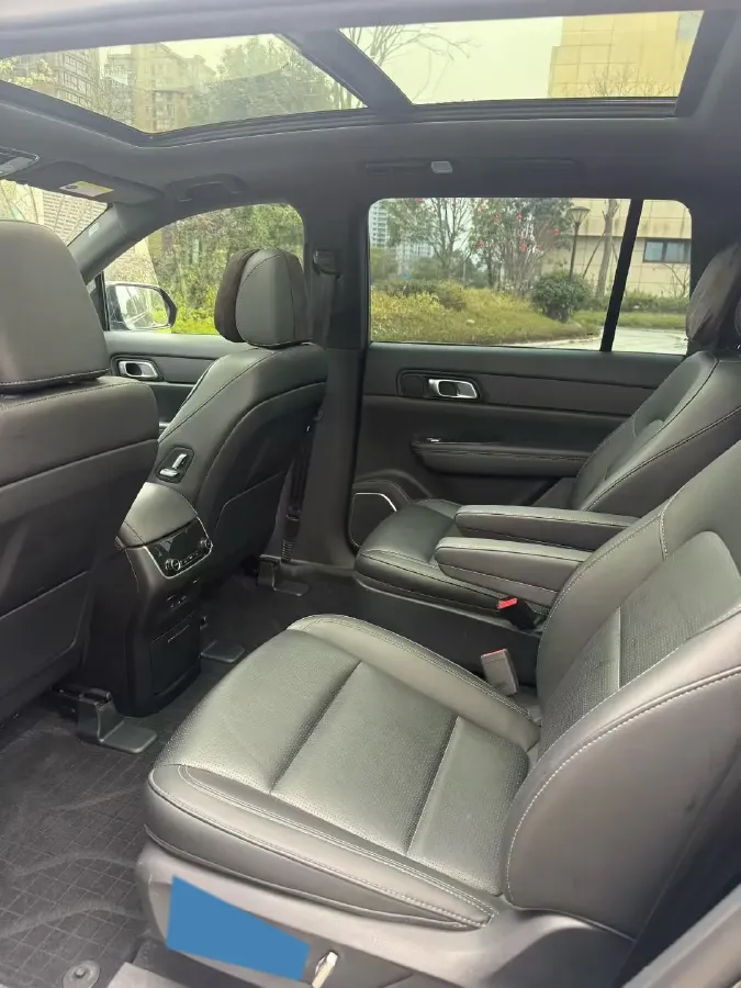 2021 Li ONE Range Extended 131HP REEV 40.5KWH,autocango,china used car exporter,china ev exporter,chinese used car exporter,chinese used ev exporter