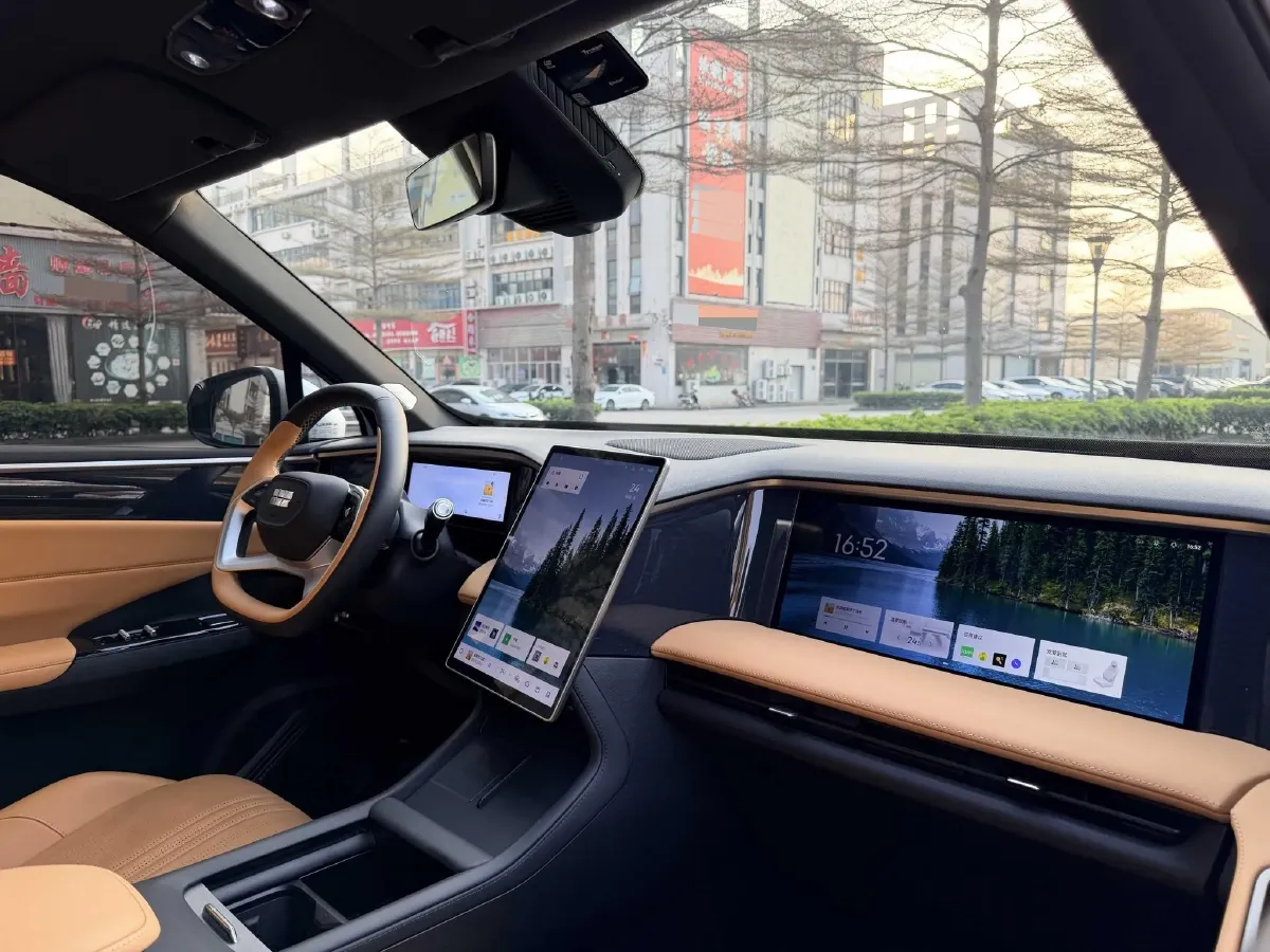 2024 Geely Galaxy L7 1.5T 163HP L4 3DHT PHEV 18.7KWH,autocango,china used car exporter,china ev exporter,chinese used car exporter,chinese used ev exporter