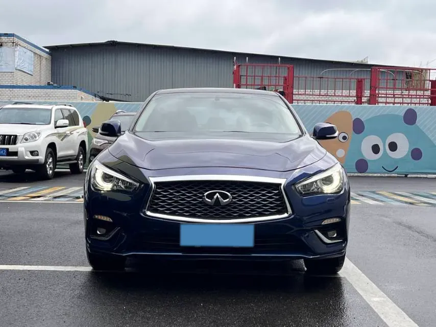 2018 Jeep Grand Commander 2.0T 265HP L4 9AT,autocango,china used car exporter,china ev exporter,chinese used car exporter,chinese used ev exporter