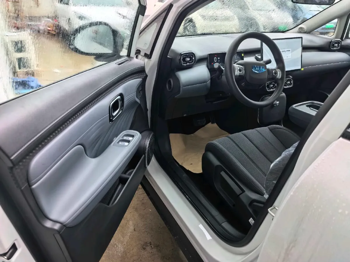 2025 Aion AION UT BEV,autocango,china used car exporter,china ev exporter,chinese used car exporter,chinese used ev exporter