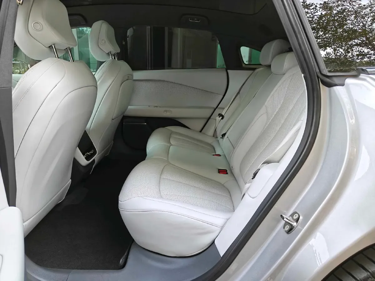 2024 Xpeng P7+ BEV 76.3KWH,autocango,china used car exporter,china ev exporter,chinese used car exporter,chinese used ev exporter