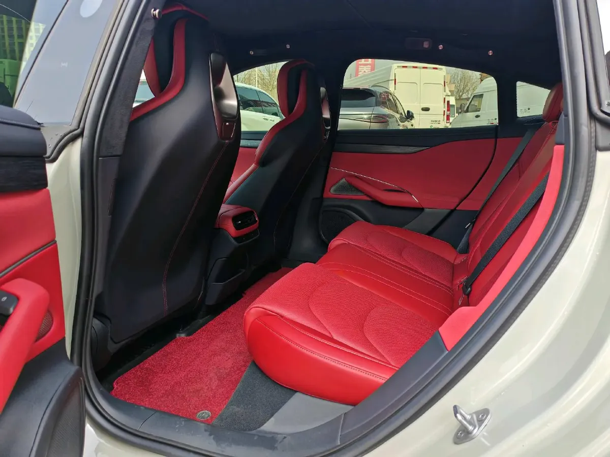 2024 MI SU7 BEV 101KWH,autocango,china used car exporter,china ev exporter,chinese used car exporter,chinese used ev exporter