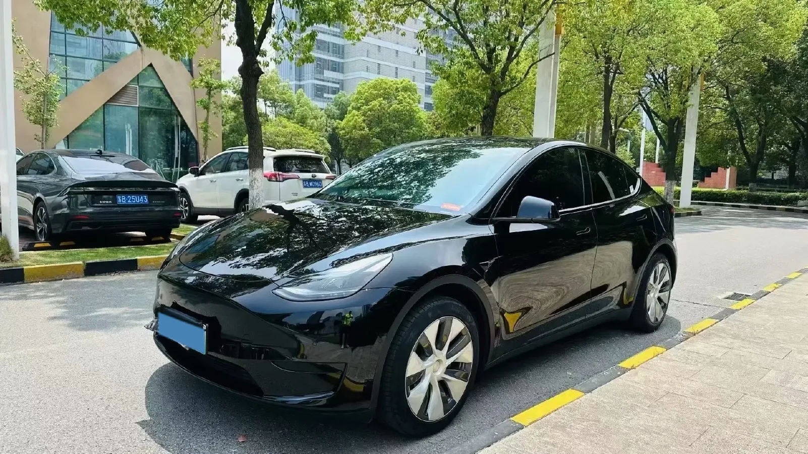 2022 Tesla Model Y BEV 60KWH,autocango,china used car exporter,china ev exporter,chinese used car exporter,chinese used ev exporter