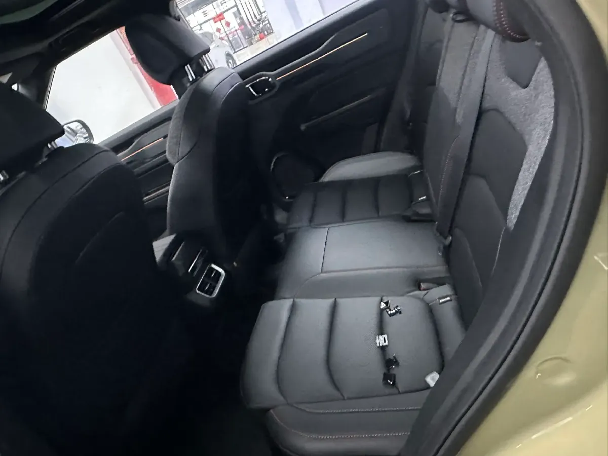 2025 Geely Cowboy 1.5T 181HP L4 7DCT,autocango,china used car exporter,china ev exporter,chinese used car exporter,chinese used ev exporter