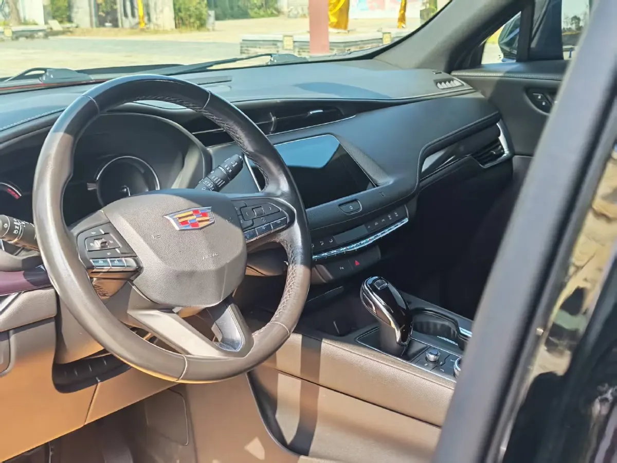 2020 Cadillac XT4 2.0T 241HP L4 9AT,autocango,china used car exporter,china ev exporter,chinese used car exporter,chinese used ev exporter