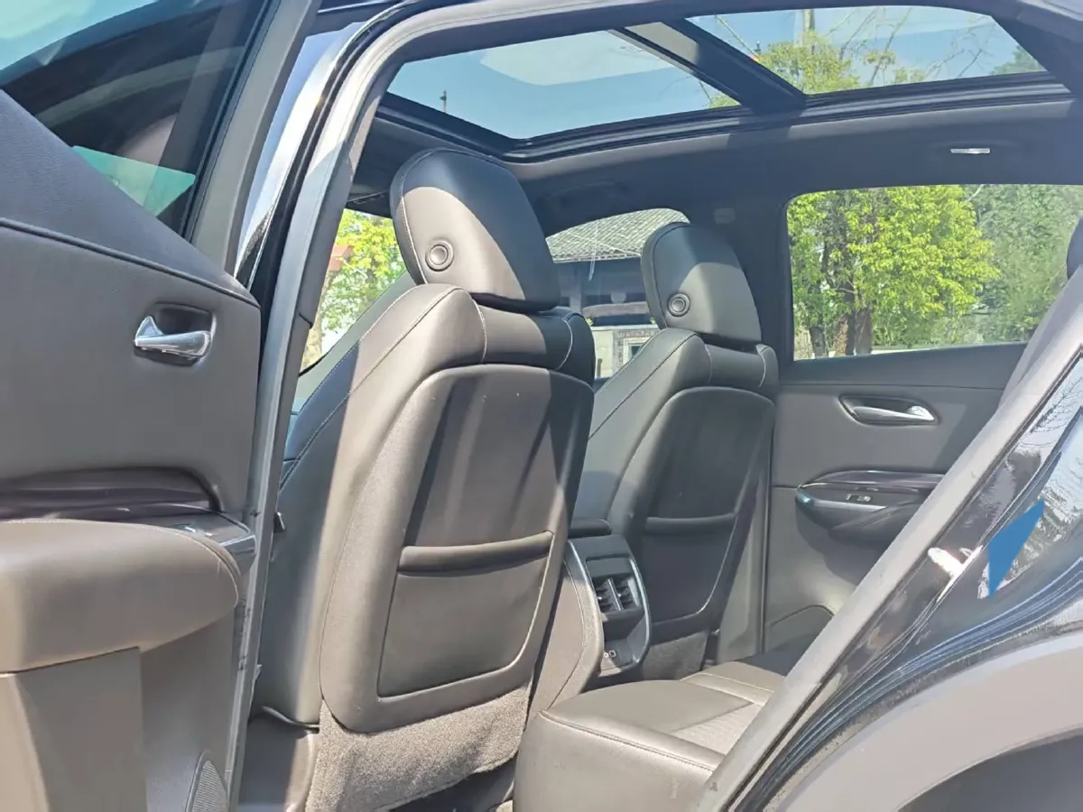 2020 Cadillac XT4 2.0T 241HP L4 9AT,autocango,china used car exporter,china ev exporter,chinese used car exporter,chinese used ev exporter