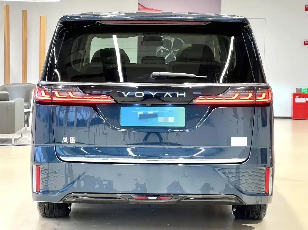 2025 Voyah Dream 1.5T 150HP L4 PHEV 41.7KWH,autocango,china used car exporter,china ev exporter,chinese used car exporter,chinese used ev exporter