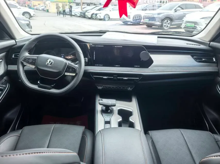 2024 ChangAn X7 PLUS 1.5T 188HP L4 7DCT,autocango,china used car exporter,china ev exporter,chinese used car exporter,chinese used ev exporter