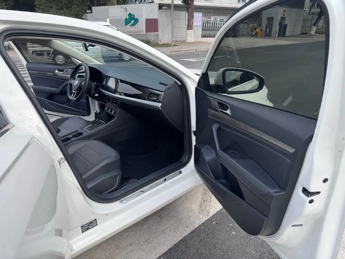 2022 Buick Verano 1.5T 184HP L4 CVT,autocango,china used car exporter,china ev exporter,chinese used car exporter,chinese used ev exporter