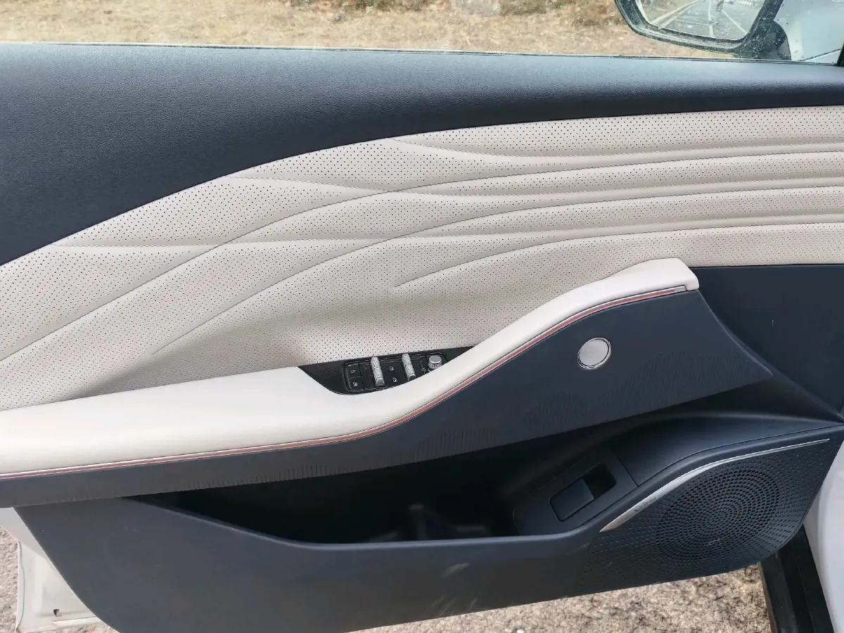 2024 Geely Galaxy E8 BEV 76KWH,autocango,china used car exporter,china ev exporter,chinese used car exporter,chinese used ev exporter