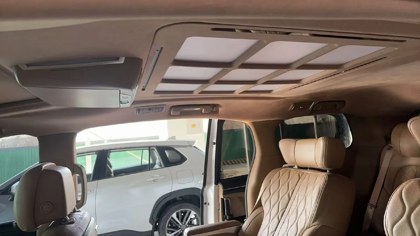 2021 Buick GL8 2.0T 237HP L4 9AT,autocango,china used car exporter,china ev exporter,chinese used car exporter,chinese used ev exporter