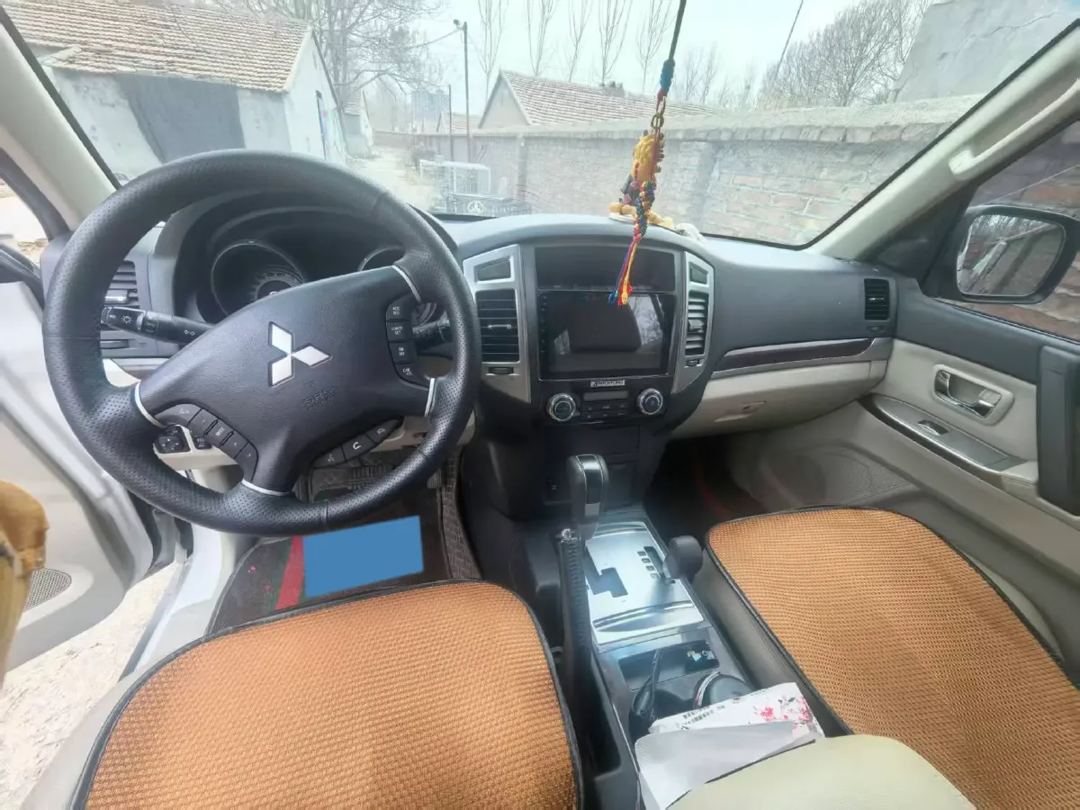 2018 Mitsubishi Pajero 3.0L 174HP V6 5AT,autocango,china used car exporter,china ev exporter,chinese used car exporter,chinese used ev exporter