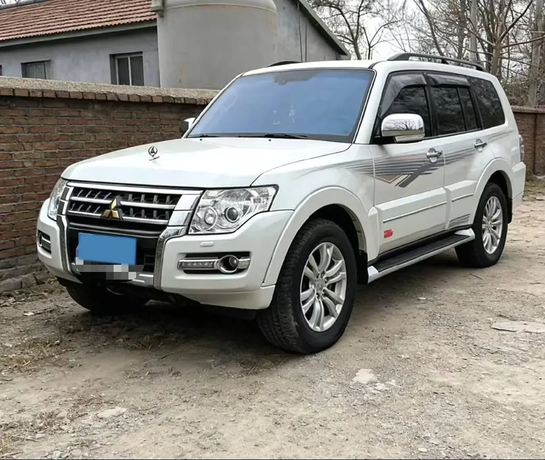 2018 Mitsubishi Pajero 3.0L 174HP V6 5AT,autocango,china used car exporter,china ev exporter,chinese used car exporter,chinese used ev exporter