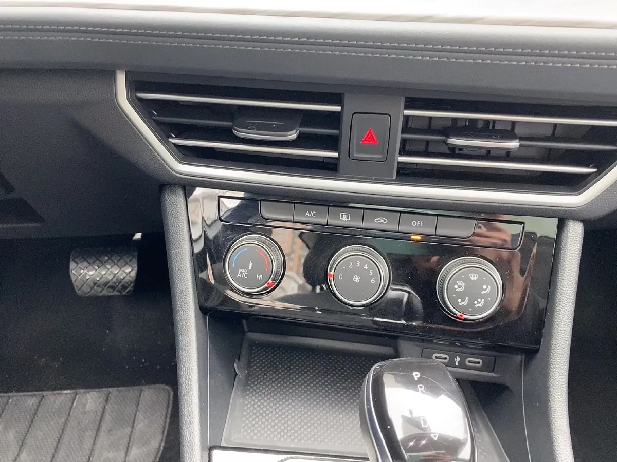 2023 Volkswagen Sagitar 1.4T 150HP L4 7DCT,autocango,china used car exporter,china ev exporter,chinese used car exporter,chinese used ev exporter