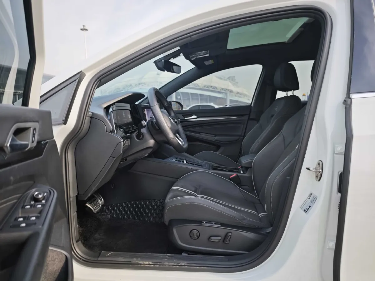 2023 Volkswagen Golf 1.4T 150HP L4 7DCT,autocango,china used car exporter,china ev exporter,chinese used car exporter,chinese used ev exporter