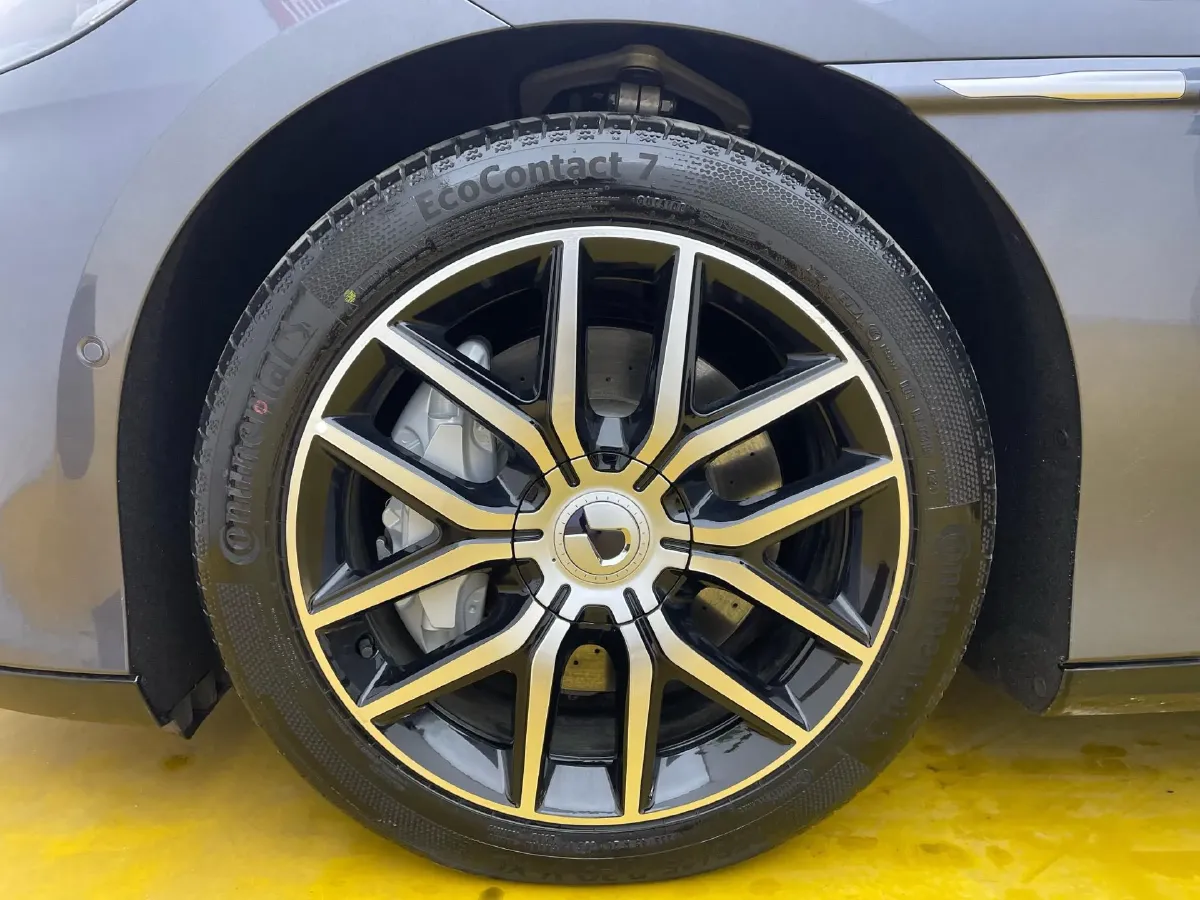 2024 Denza DenzaZ9 2.0T 207HP L4 E-CVT PHEV 38.5KWH,autocango,china used car exporter,china ev exporter,chinese used car exporter,chinese used ev exporter