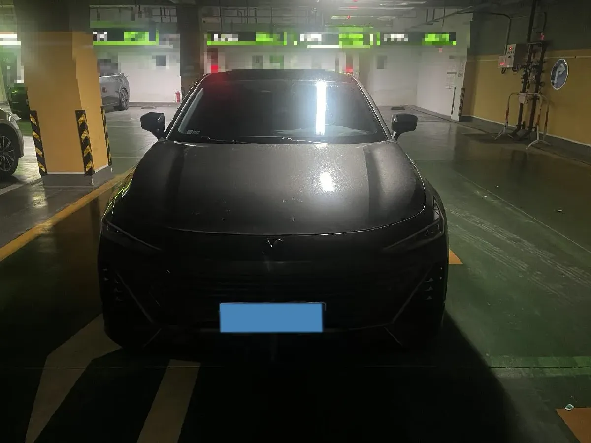 2023 ChangAn UNI-V 1.5T 188HP L4 7DCT,autocango,china used car exporter,china ev exporter,chinese used car exporter,chinese used ev exporter