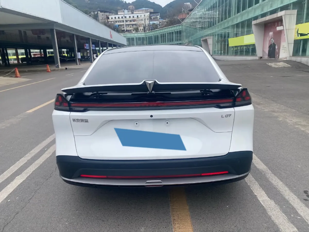 2025 Deepal L07 1.5L 98HP L4 REEV 35.07KWH,autocango,china used car exporter,china ev exporter,chinese used car exporter,chinese used ev exporter