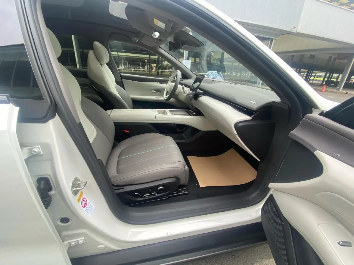 2025 Deepal L07 1.5L 98HP L4 REEV 35.07KWH,autocango,china used car exporter,china ev exporter,chinese used car exporter,chinese used ev exporter