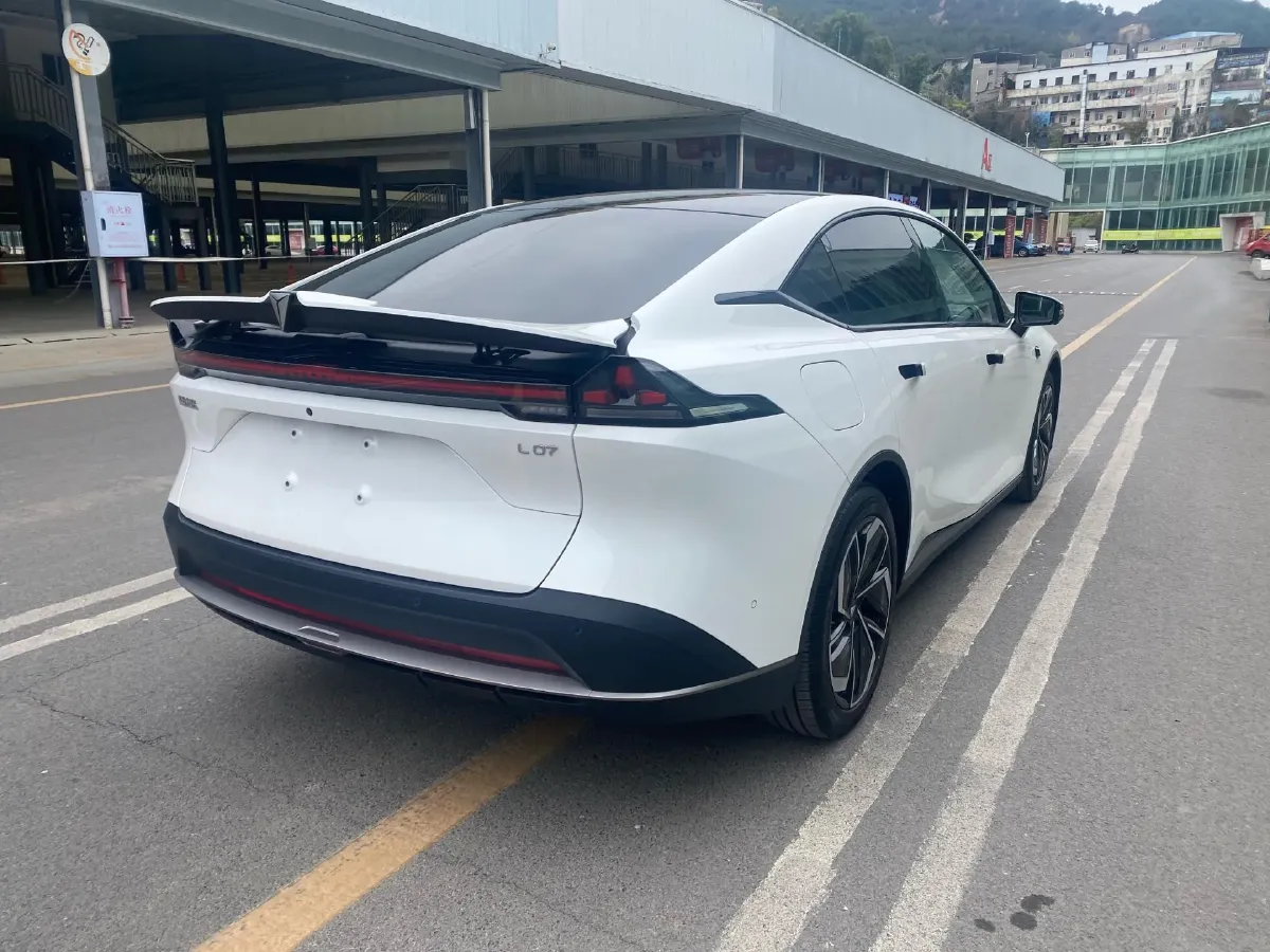 2025 Deepal L07 1.5L 98HP L4 REEV 35.07KWH,autocango,china used car exporter,china ev exporter,chinese used car exporter,chinese used ev exporter