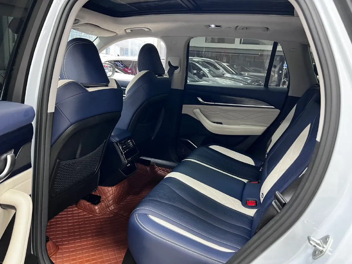 2022 Citroen C5 X 1.6T 175HP L4 8AT,autocango,china used car exporter,china ev exporter,chinese used car exporter,chinese used ev exporter