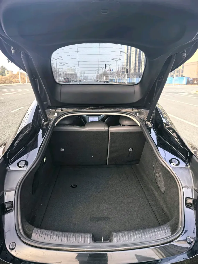 2024 IM L6 BEV 75KWH,autocango,china used car exporter,china ev exporter,chinese used car exporter,chinese used ev exporter