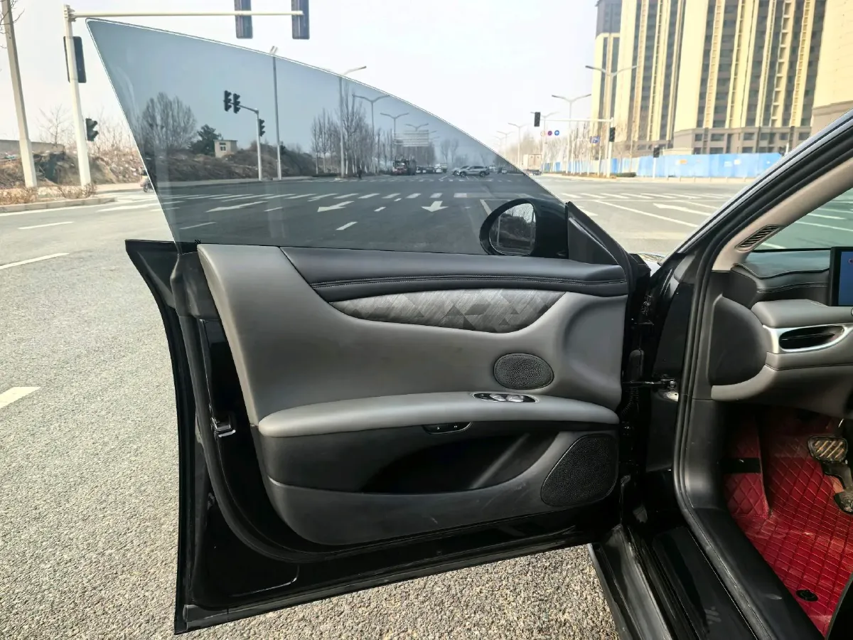 2024 IM L6 BEV 75KWH,autocango,china used car exporter,china ev exporter,chinese used car exporter,chinese used ev exporter