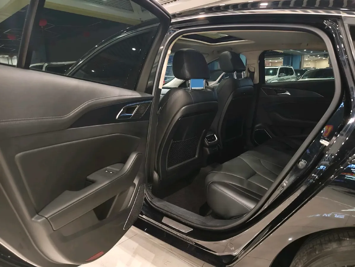 2020 HongQi H5 1.8T 197HP L4 6AT,autocango,china used car exporter,china ev exporter,chinese used car exporter,chinese used ev exporter