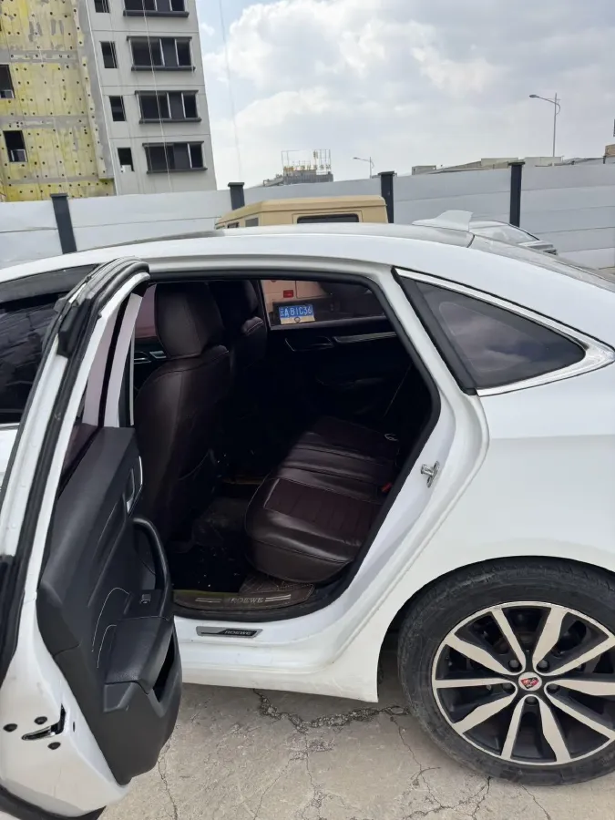 2018 Roewe i6 1.5T 169HP L4 7DCT,autocango,china used car exporter,china ev exporter,chinese used car exporter,chinese used ev exporter