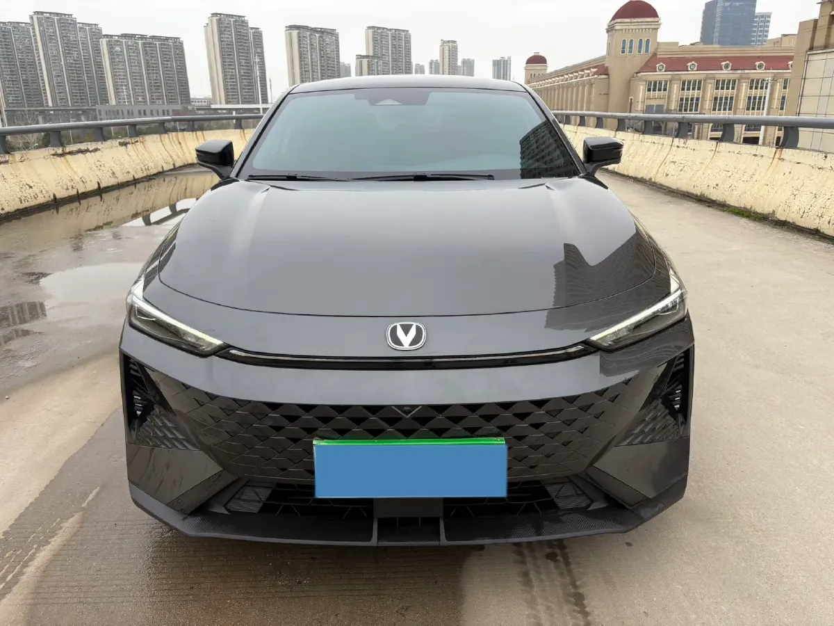 2024 ChangAn UNI-V 1.5T 188HP L4 7DCT,autocango,china used car exporter,china ev exporter,chinese used car exporter,chinese used ev exporter