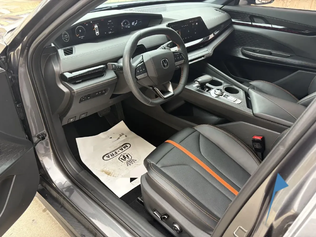 2024 ChangAn UNI-V 1.5T 188HP L4 7DCT,autocango,china used car exporter,china ev exporter,chinese used car exporter,chinese used ev exporter