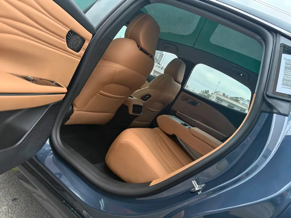 2025 Geely Galaxy Starshine 8 1.5L 112HP L4 1DHT PHEV,autocango,china used car exporter,china ev exporter,chinese used car exporter,chinese used ev exporter