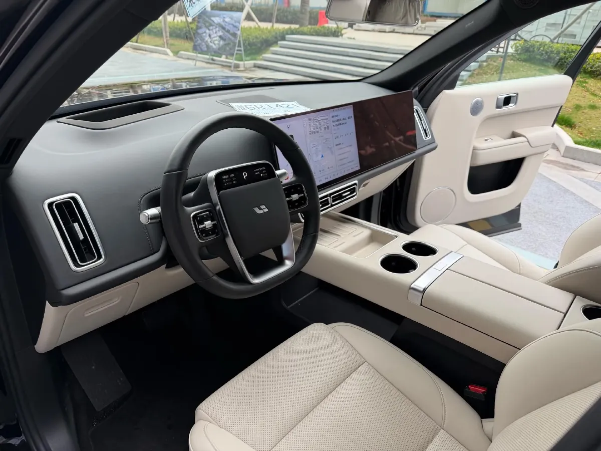 2024 Volvo S60 2.0T 197HP L4 7DCT,autocango,china used car exporter,china ev exporter,chinese used car exporter,chinese used ev exporter