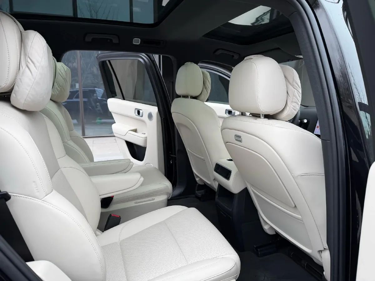 2024 Volvo S60 2.0T 197HP L4 7DCT,autocango,china used car exporter,china ev exporter,chinese used car exporter,chinese used ev exporter