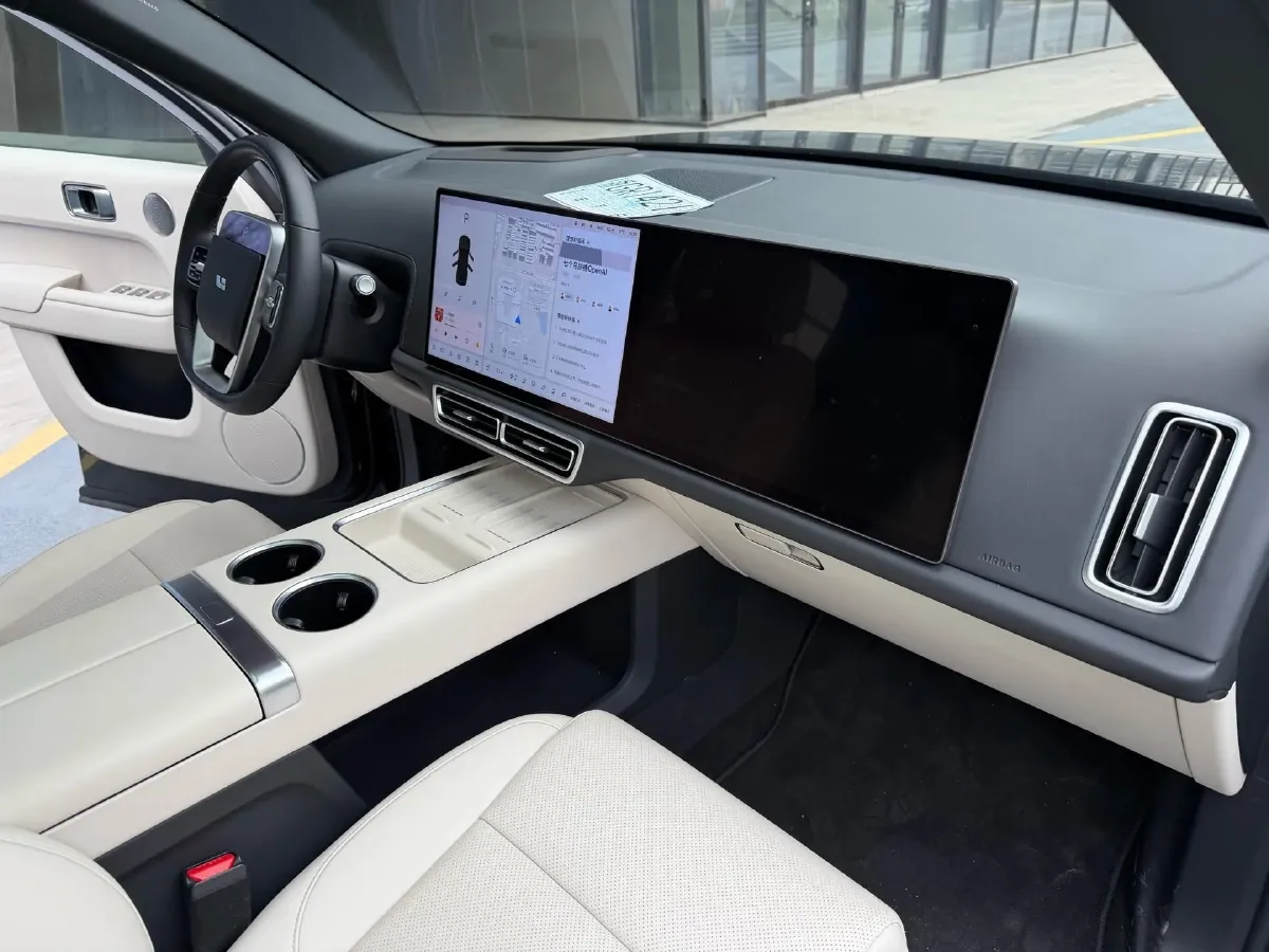 2024 Volvo S60 2.0T 197HP L4 7DCT,autocango,china used car exporter,china ev exporter,chinese used car exporter,chinese used ev exporter