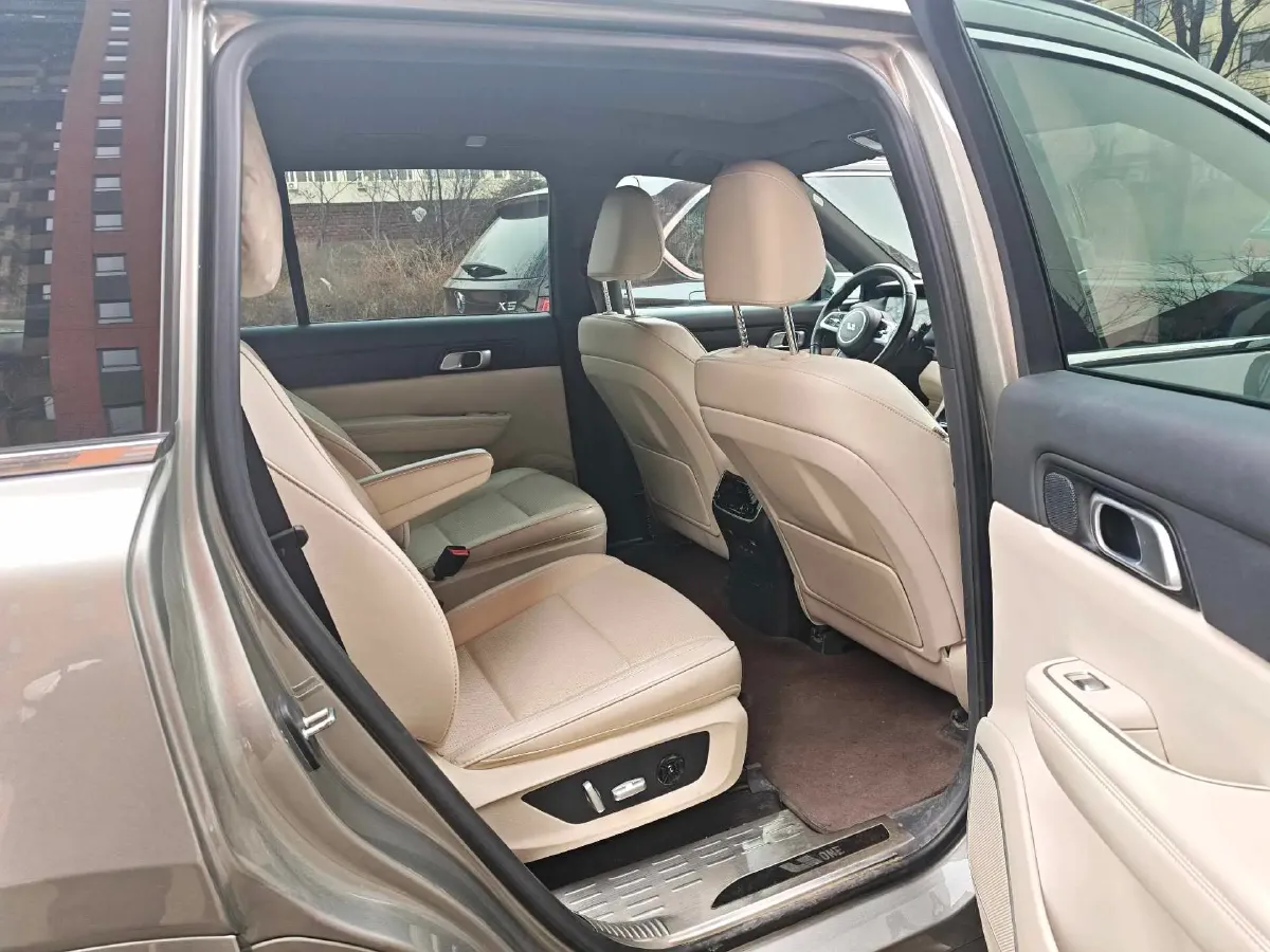 2021 Li ONE Range Extended 131HP REEV 40.5KWH,autocango,china used car exporter,china ev exporter,chinese used car exporter,chinese used ev exporter