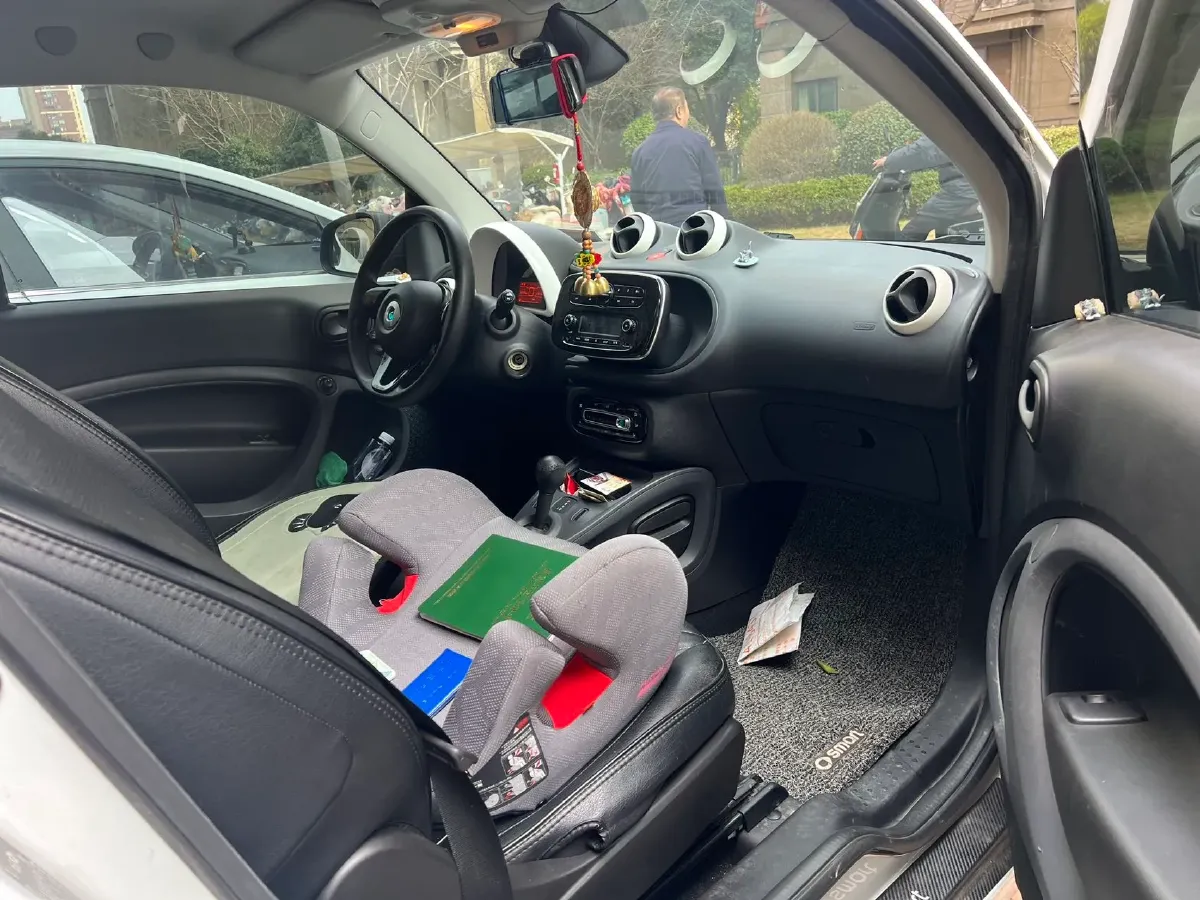 2015 Smart smart fortwo 1.0L 71HP L3 5AMT,autocango,china used car exporter,china ev exporter,chinese used car exporter,chinese used ev exporter