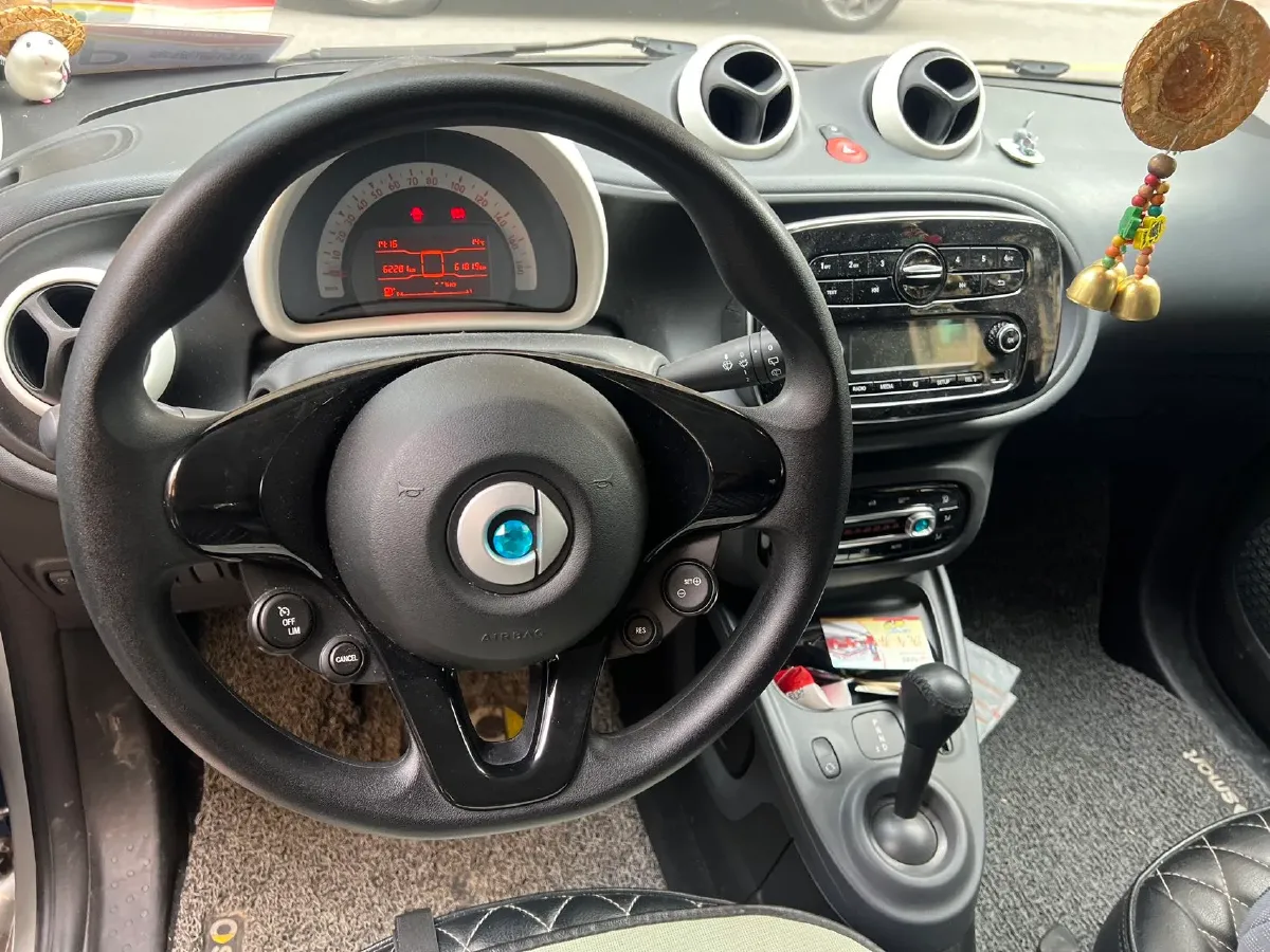 2015 Smart smart fortwo 1.0L 71HP L3 5AMT,autocango,china used car exporter,china ev exporter,chinese used car exporter,chinese used ev exporter