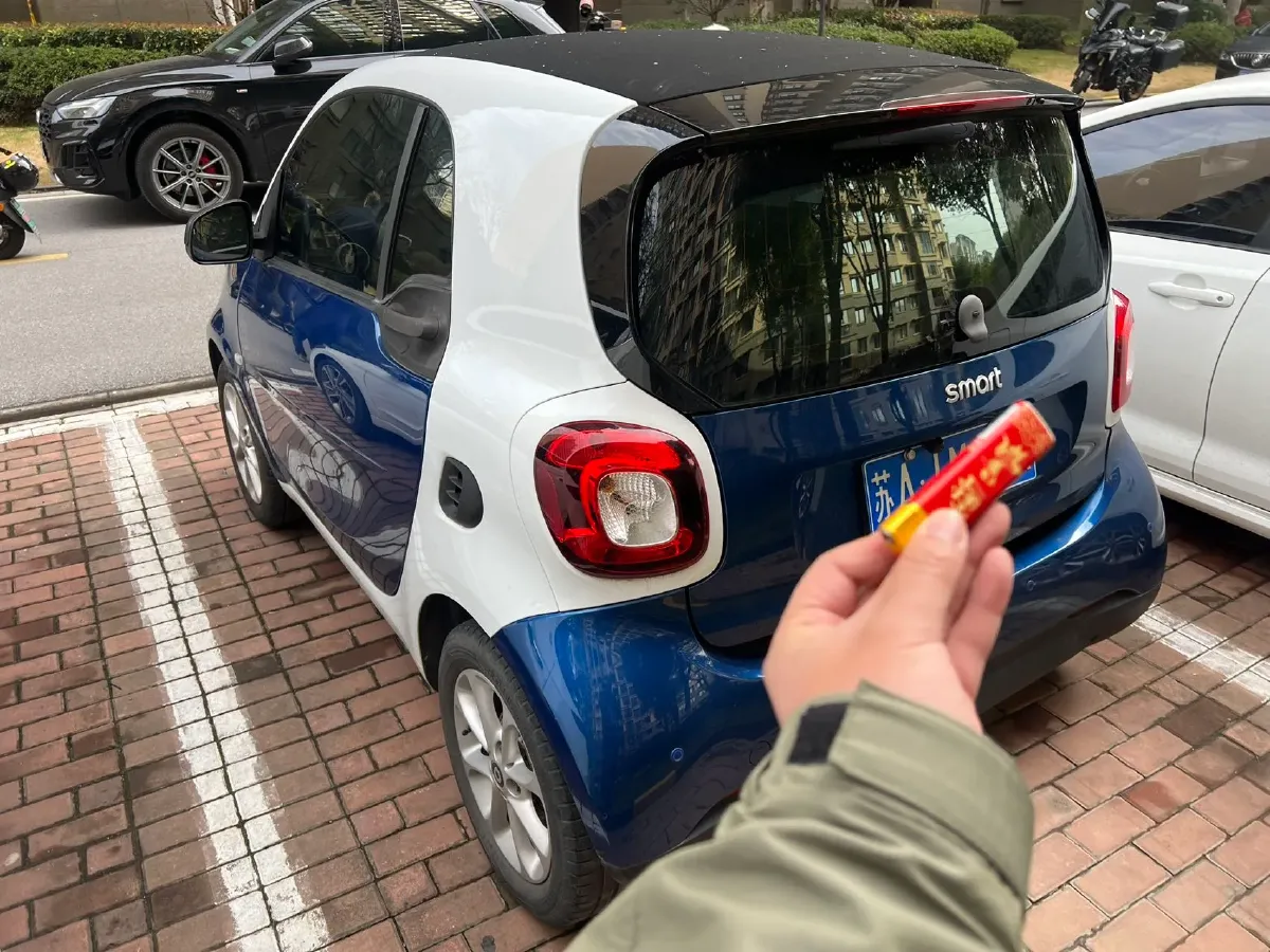 2015 Smart smart fortwo 1.0L 71HP L3 5AMT,autocango,china used car exporter,china ev exporter,chinese used car exporter,chinese used ev exporter