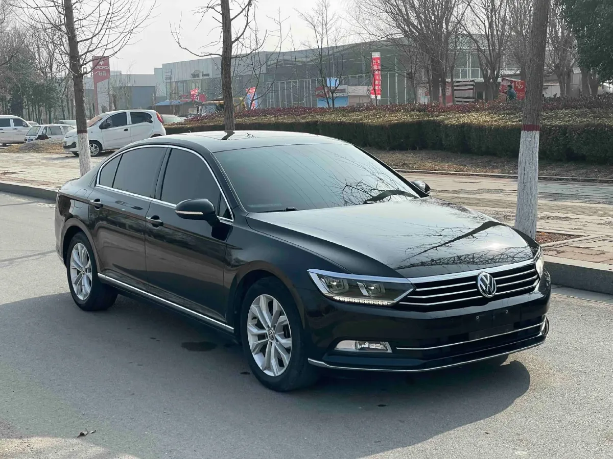 2019 Volkswagen Magotan 2.0T 186HP L4 7DCT,autocango,china used car exporter,china ev exporter,chinese used car exporter,chinese used ev exporter