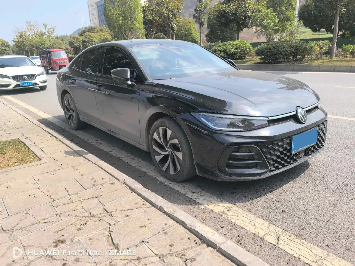 2025 Volkswagen Passat 2.0T 220HP L4 7DCT,autocango,china used car exporter,china ev exporter,chinese used car exporter,chinese used ev exporter