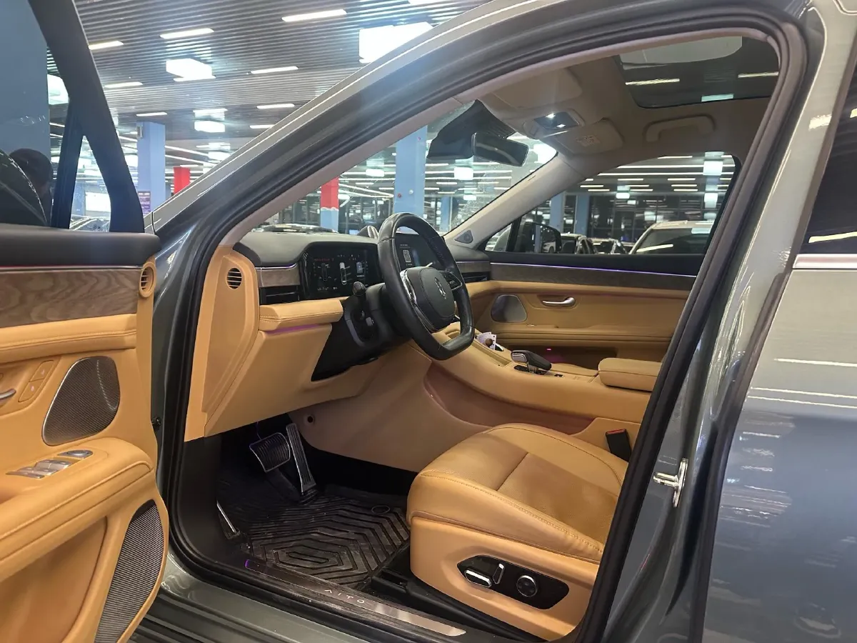 2022 JMC YuHu 7 2.0T 141HP L4 8AT,autocango,china used car exporter,china ev exporter,chinese used car exporter,chinese used ev exporter