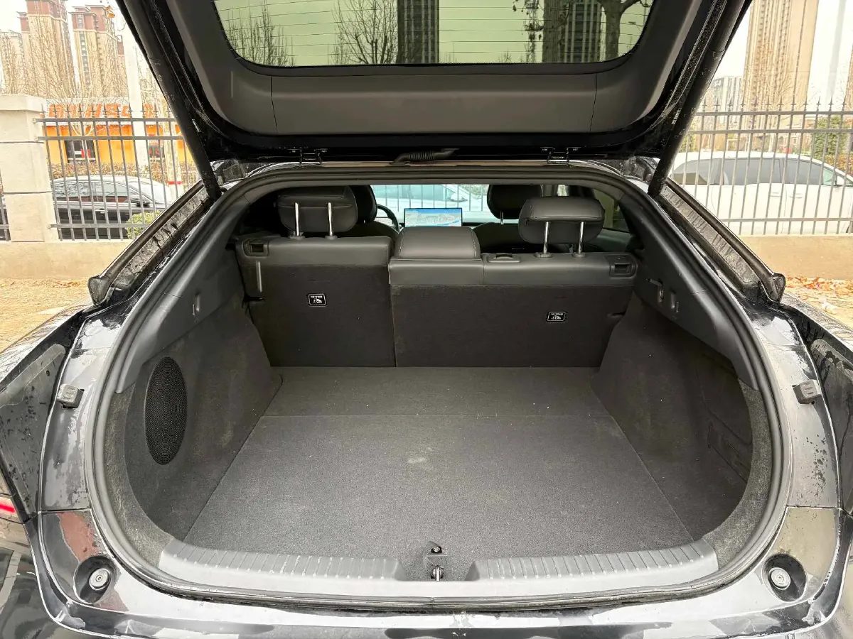 2024 Xpeng P7+ BEV 60.7KWH,autocango,china used car exporter,china ev exporter,chinese used car exporter,chinese used ev exporter