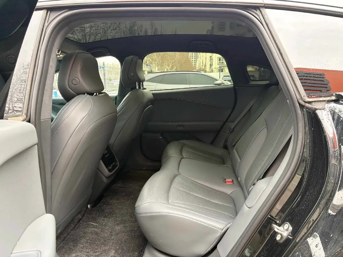 2024 Xpeng P7+ BEV 60.7KWH,autocango,china used car exporter,china ev exporter,chinese used car exporter,chinese used ev exporter